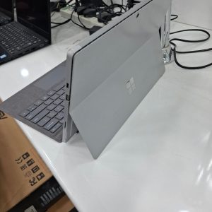 Microsoft surface Pro 7 plus